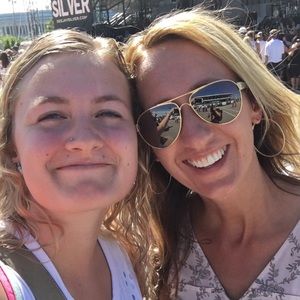 Meet your Posher, Laura